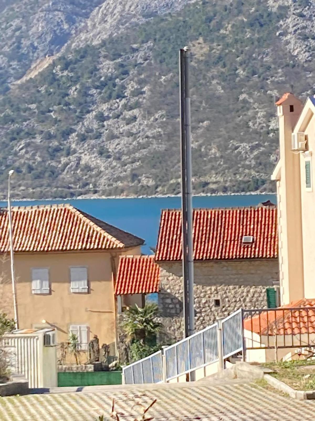 Apartman Mia Risan Bagian luar foto