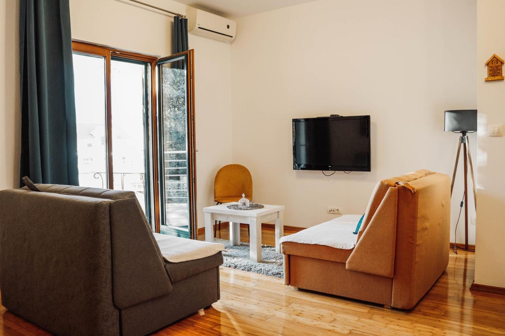 Apartman Mia Risan Bagian luar foto