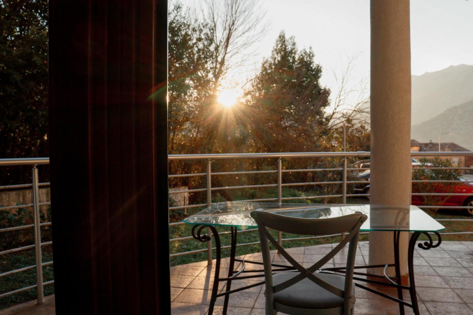Apartman Mia Risan Bagian luar foto