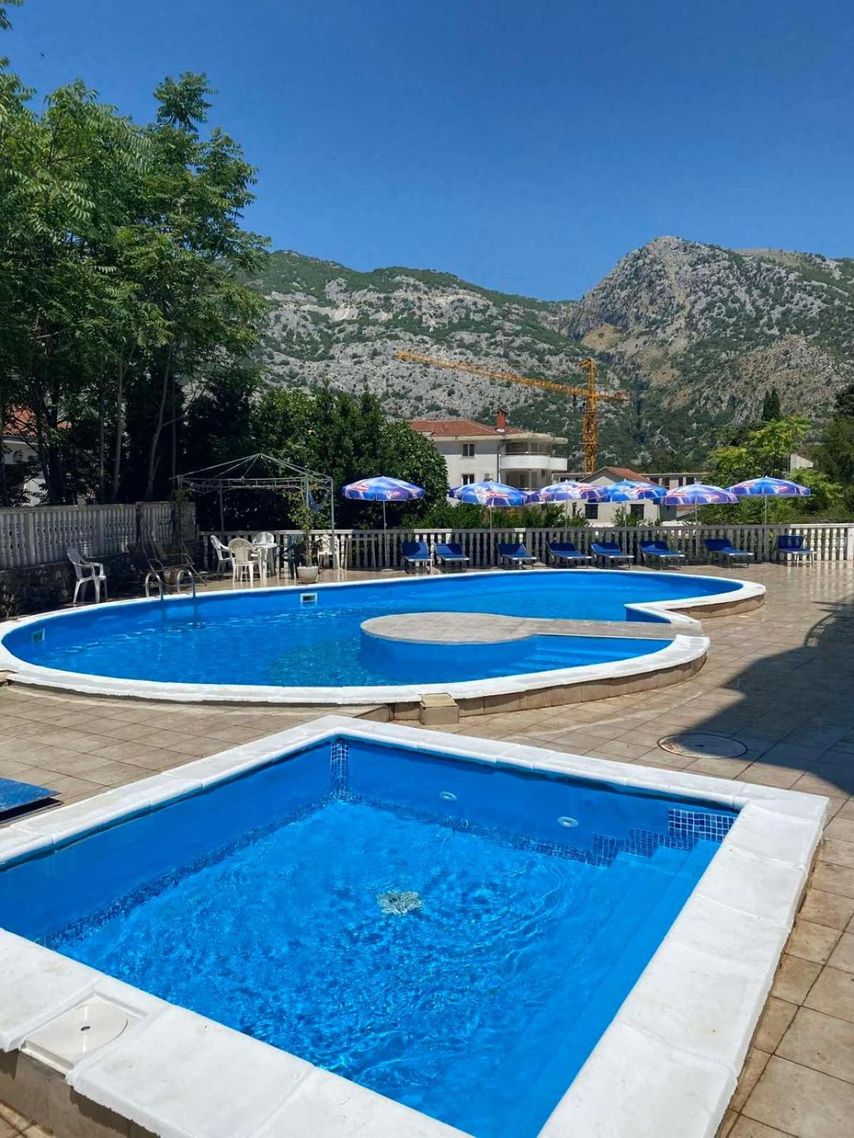 Apartman Mia Risan Bagian luar foto